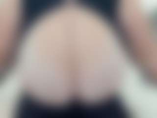 lovelyclara4u's Live Sex Cam Show