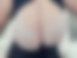 lovelyclara4u's Live Sex Cam Show