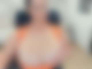 lovelyclara4u's Live Sex Cam Show