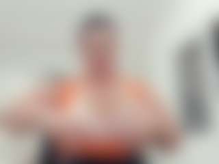 lovelyclara4u's Live Sex Cam Show