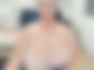 lovelyclara4u's Live Sex Cam Show