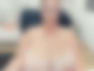 lovelyclara4u's Live Sex Cam Show