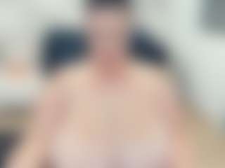 lovelyclara4u's Live Sex Cam Show