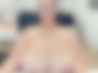 lovelyclara4u's Live Sex Cam Show