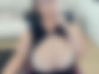 lovelyclara4u's Live Sex Cam Show