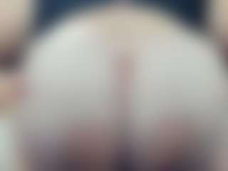 lovelyclara4u's Live Sex Cam Show
