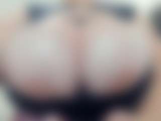 lovelyclara4u's Live Sex Cam Show