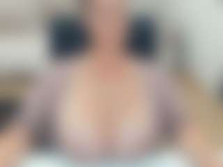lovelyclara4u's Live Sex Cam Show