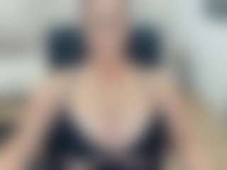 lovelyclara4u's Live Sex Cam Show