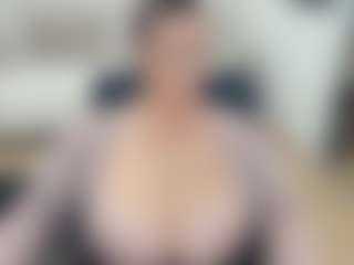 lovelyclara4u's Live Sex Cam Show