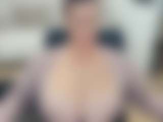 lovelyclara4u's Live Sex Cam Show