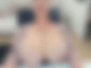 lovelyclara4u's Live Sex Cam Show