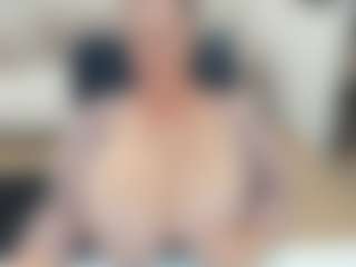 lovelyclara4u's Live Sex Cam Show