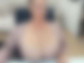 lovelyclara4u's Live Sex Cam Show