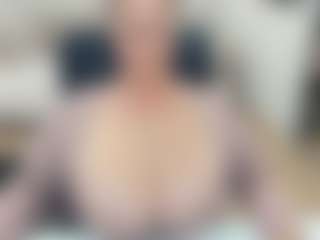 lovelyclara4u's Live Sex Cam Show