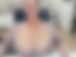 lovelyclara4u's Live Sex Cam Show