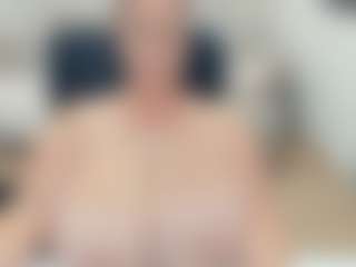 lovelyclara4u's Live Sex Cam Show