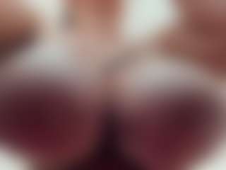 lovelyclara4u's Live Sex Cam Show