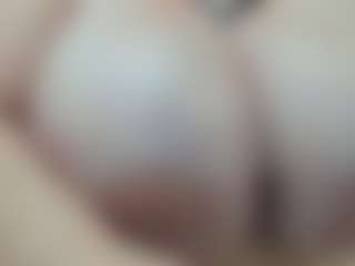 lovelyclara4u's Live Sex Cam Show