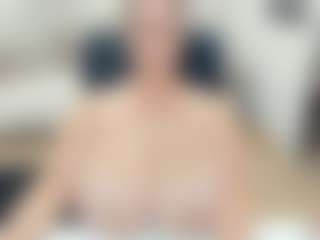 lovelyclara4u's Live Sex Cam Show