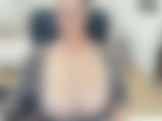 lovelyclara4u's Live Sex Cam Show