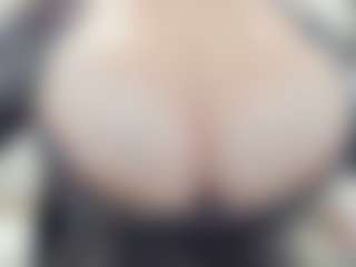 lovelyclara4u's Live Sex Cam Show