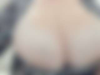 lovelyclara4u's Live Sex Cam Show