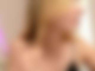 Live cam show with hotcarolinexo - Stockings on Mixed Magazine Live