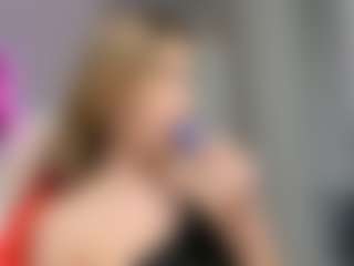 Live cam show with hotcarolinexo - Skinny on CamSextacy