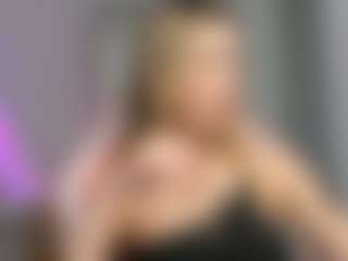Show en direct avec hotcarolinexo - Domination sur Camsoda