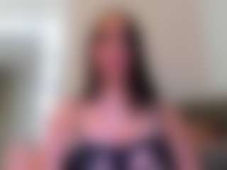 Live cam show with Gaby Ferrer - Tease Brown Hair on eurowanks.com