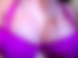 Live cam show with Gaby Ferrer - Average on Camsoda