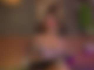 Live cam show with Ginebra - Genital Piercings on Dolls Live