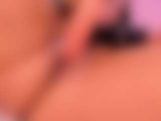 Live cam show with Hanna Taylor - Skinny on CamwithHer