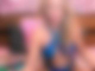 Live cam show with LiaMetz - Petite on Camsoda