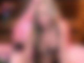 Live cam show with LiaMetz - Living Room on Camsoda