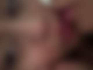 Live cam show with Salomme Cruz - Freaky on Spunkpage