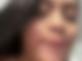 Live cam show with Salomme Cruz - Lactation on Soda Cam