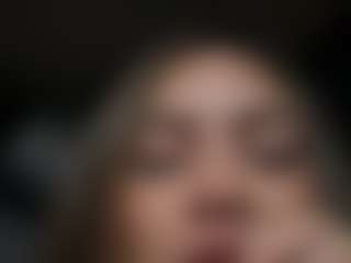 Live cam show with Salomme Cruz - Blonde Hair Cum on Gym Cam Girls