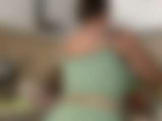 Live cam show with Salomme Cruz - Shaved Pussy Big Tits on AdultVida.com