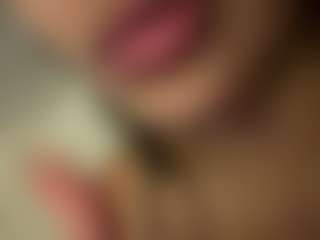 Live cam show with Salomme Cruz - Cum on Camming Site