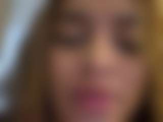 Live cam show with Salomme Cruz - Foot Fetish Toys on camtv