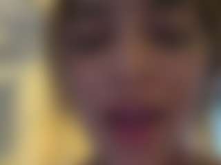 Live cam show with Salomme Cruz - Gagging on Camsoda