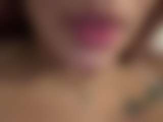 Live cam show with Salomme Cruz - Short on Camsoda