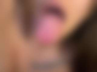 Live cam show with Salomme Cruz - Morena on Camsoda