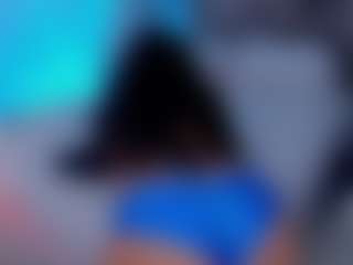 Live cam show with Salomme Cruz - Bedroom Curvy on Milfs Live