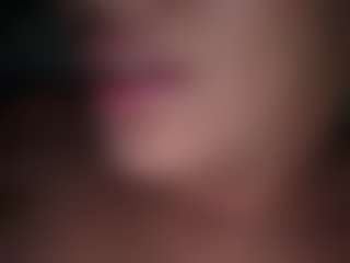 Live cam show with Salomme Cruz - Shaved Pussy on camgirlchat.live