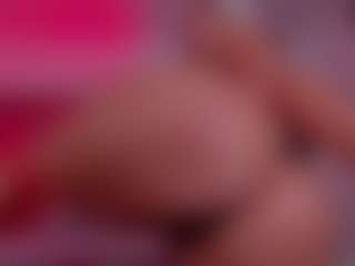 Live cam show with Salomme Cruz - Deepthroat on CamwithHer