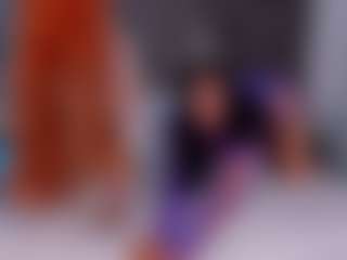 Live cam show with Salomme Cruz - Spin on Camming Site