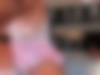 Live cam show with renatareyes - Brown Hair on Latina Girls
